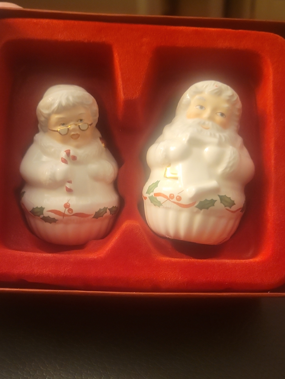 NWT Lenox Santa And Mrs. Claus Salt And Pepper Shakers